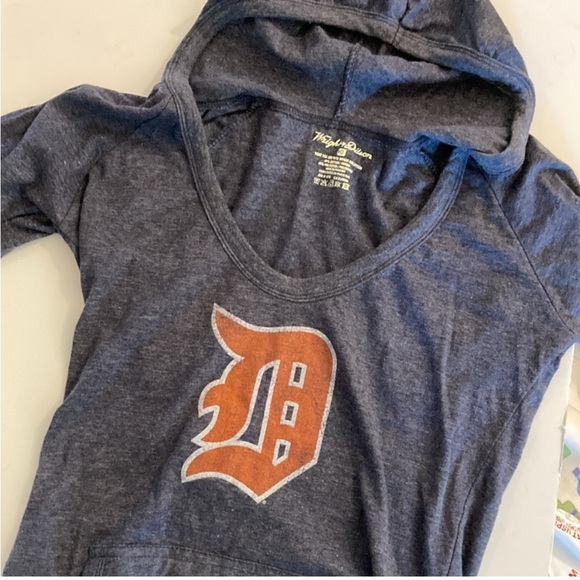 Wright & Ditson Detroit tigers Hooded Long Sleeve Top orange D logo size MEDIUM - Picture 1 of 9